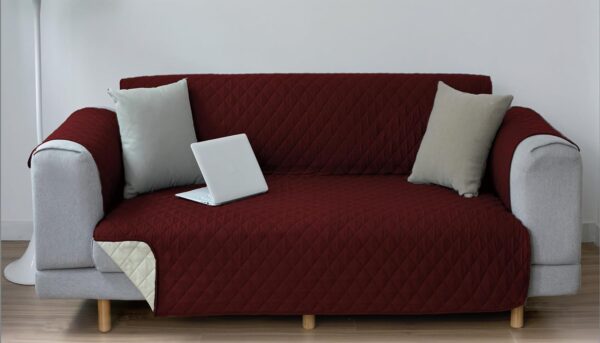 Copridivano trapuntato colore Bordeaux antimacchia e impermeabile Copridivano trapuntato colore Bordeaux antimacchia e impermeabile