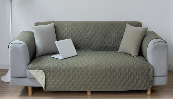 Copridivano trapuntato colore Grigio Chiaro antimacchia e impermeabile Copridivano trapuntato colore Grigio Chiaro antimacchia e impermeabile