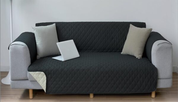 Copridivano trapuntato colore Grigio Scuro antimacchia e impermeabile Copridivano trapuntato colore Grigio Scuro antimacchia e impermeabile