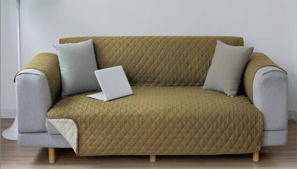 Copridivano trapuntato colore Nocciola antimacchia e impermeabile Copridivano trapuntato colore Nocciola antimacchia e impermeabile